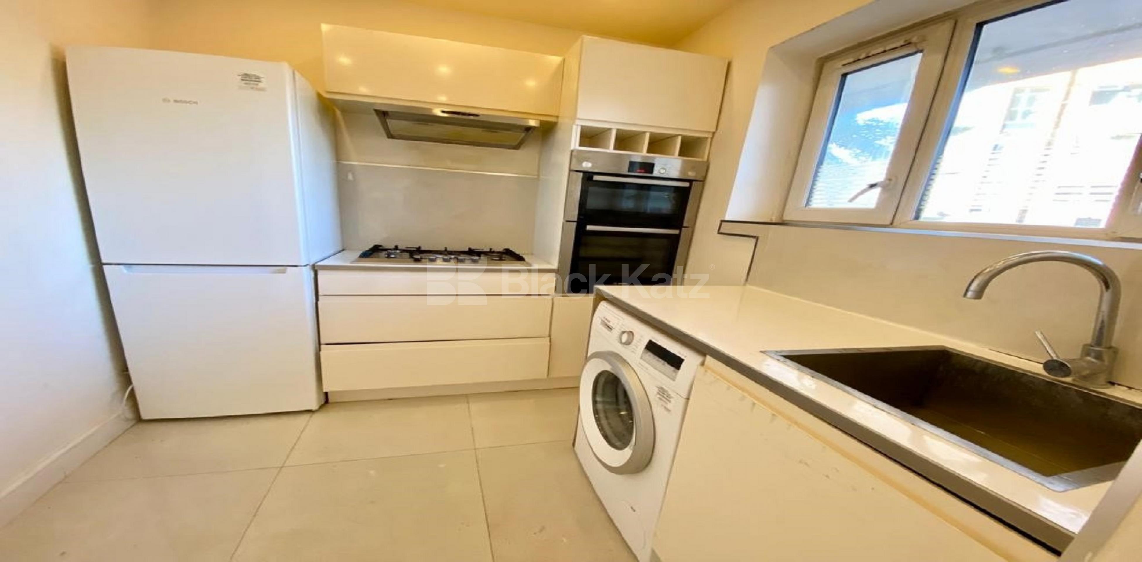 			LET , 1 Bedroom, 1 bath, 1 reception Ground Floor Flat			 Lochinvar street , Balham SW12